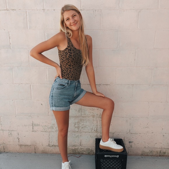 Meet your Posher, Kay - Picture 2 of 4